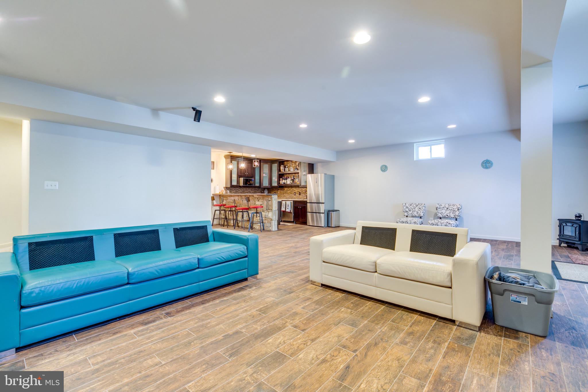 BRAMBLETON LANDBAY 3 - Residential Lease