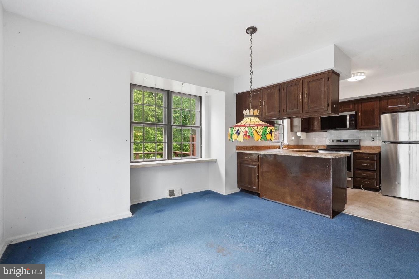 WOODLYN CROSSING - Residential