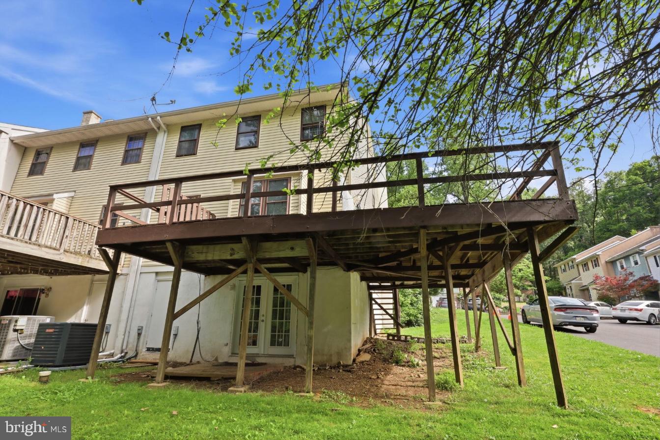 WOODLYN CROSSING - Residential