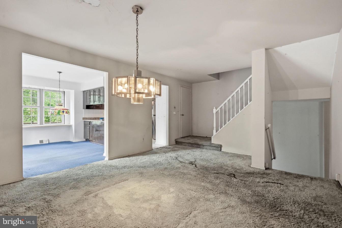 WOODLYN CROSSING - Residential