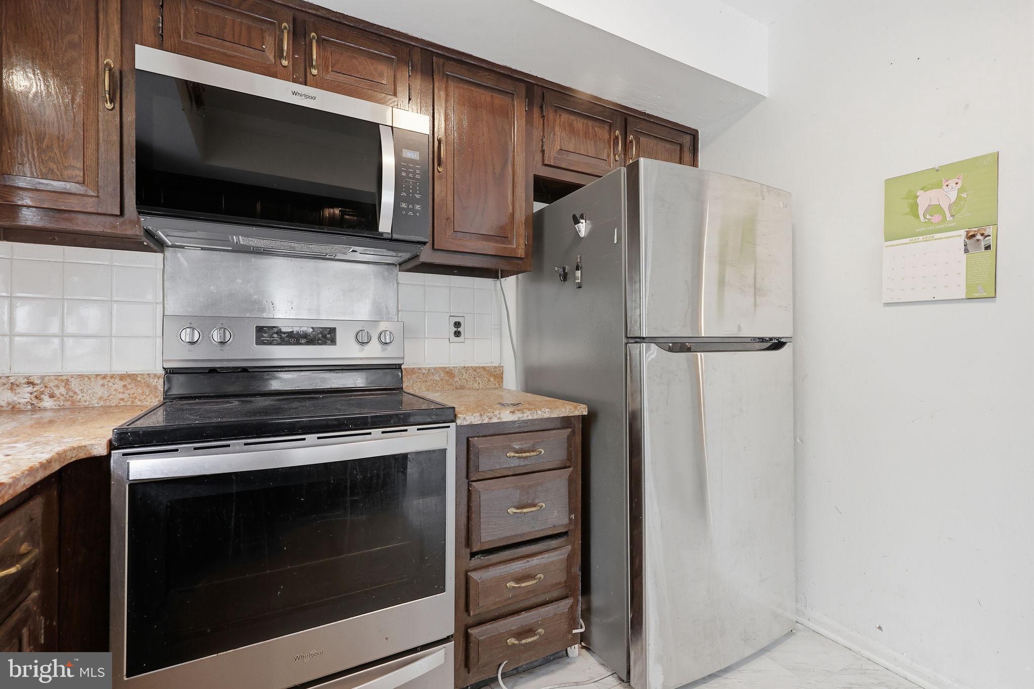WOODLYN CROSSING - Residential