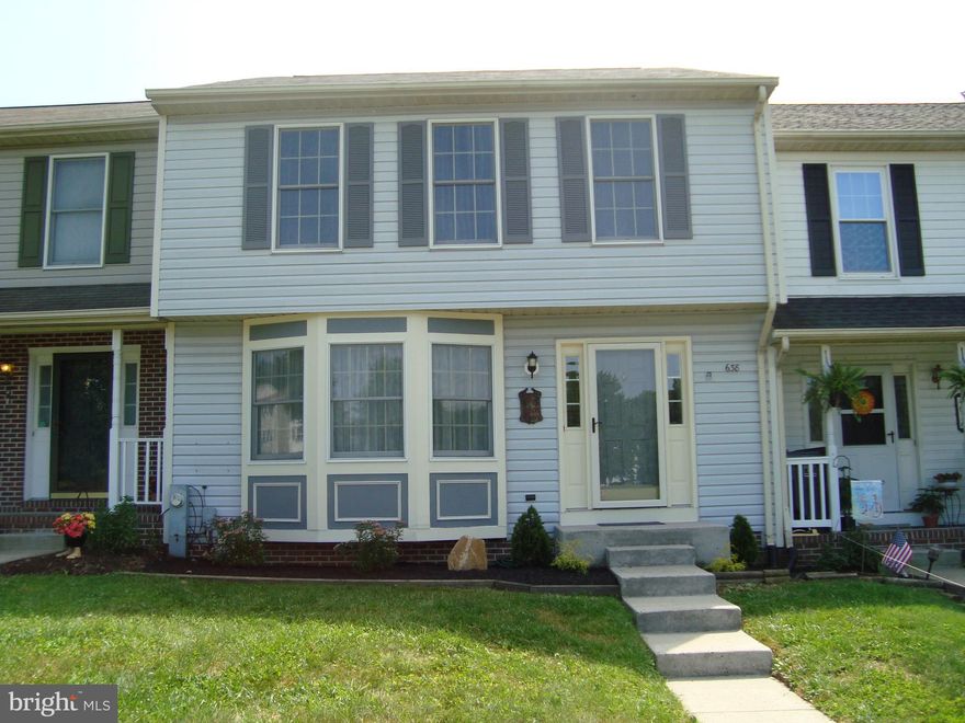 CONTINUE TO SHOW FOR BACK UP.  Make your appointment quickly! This 24 Ft Wide Town house has been beautifully updated with new stainless appliances, granite, and flooring (carpet and laminate). Fresh paint throughout. Roof replaced 2016, HWH replaced 2011, heat and A/C replaced 2015, gas appliances incl. stove, heat, HWH and a hook up for the dryer. Over 2200 Sq Ft.  Large deck with shade.