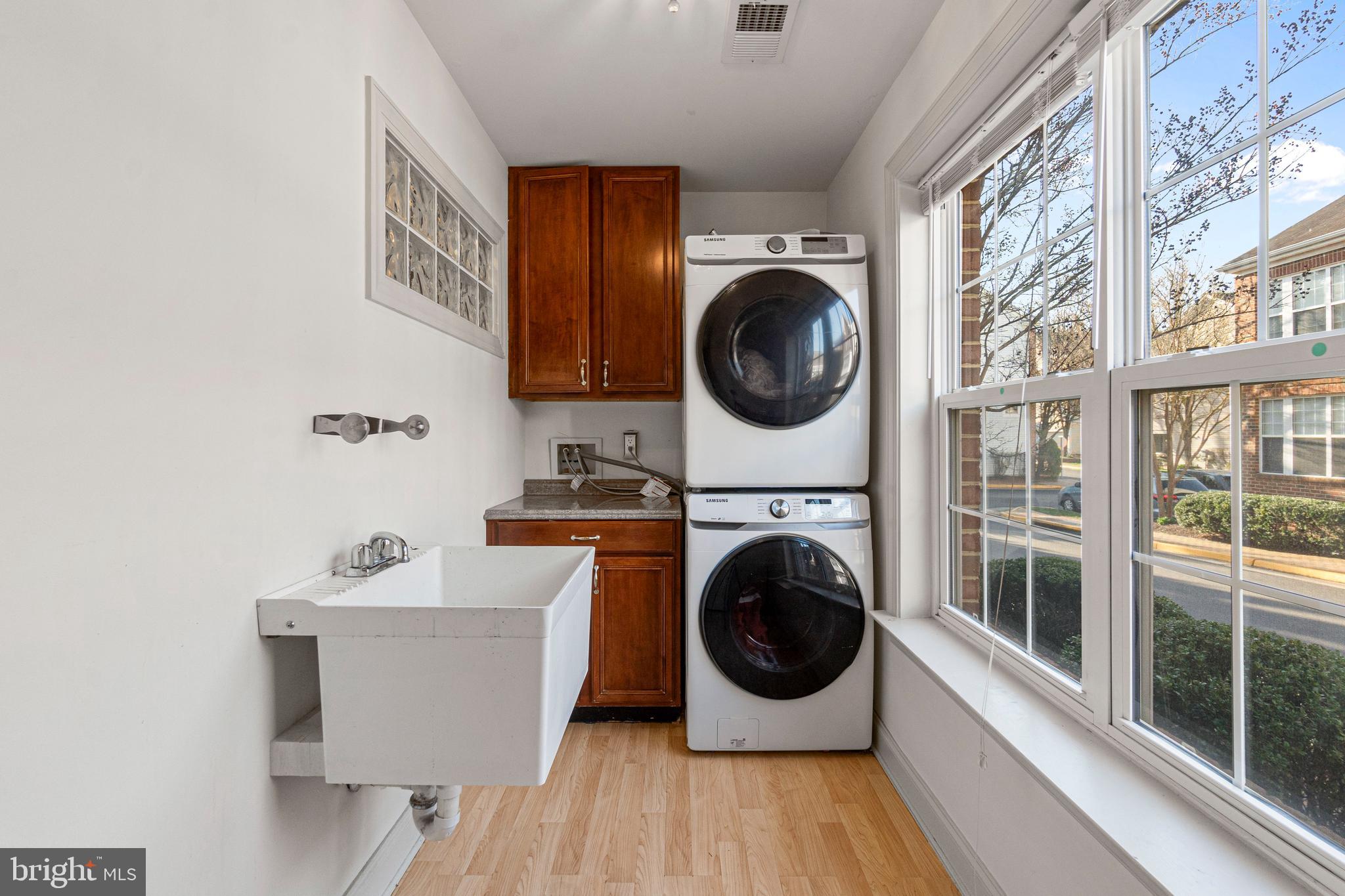 CARR AT CEDAR LAKES - Residential Lease