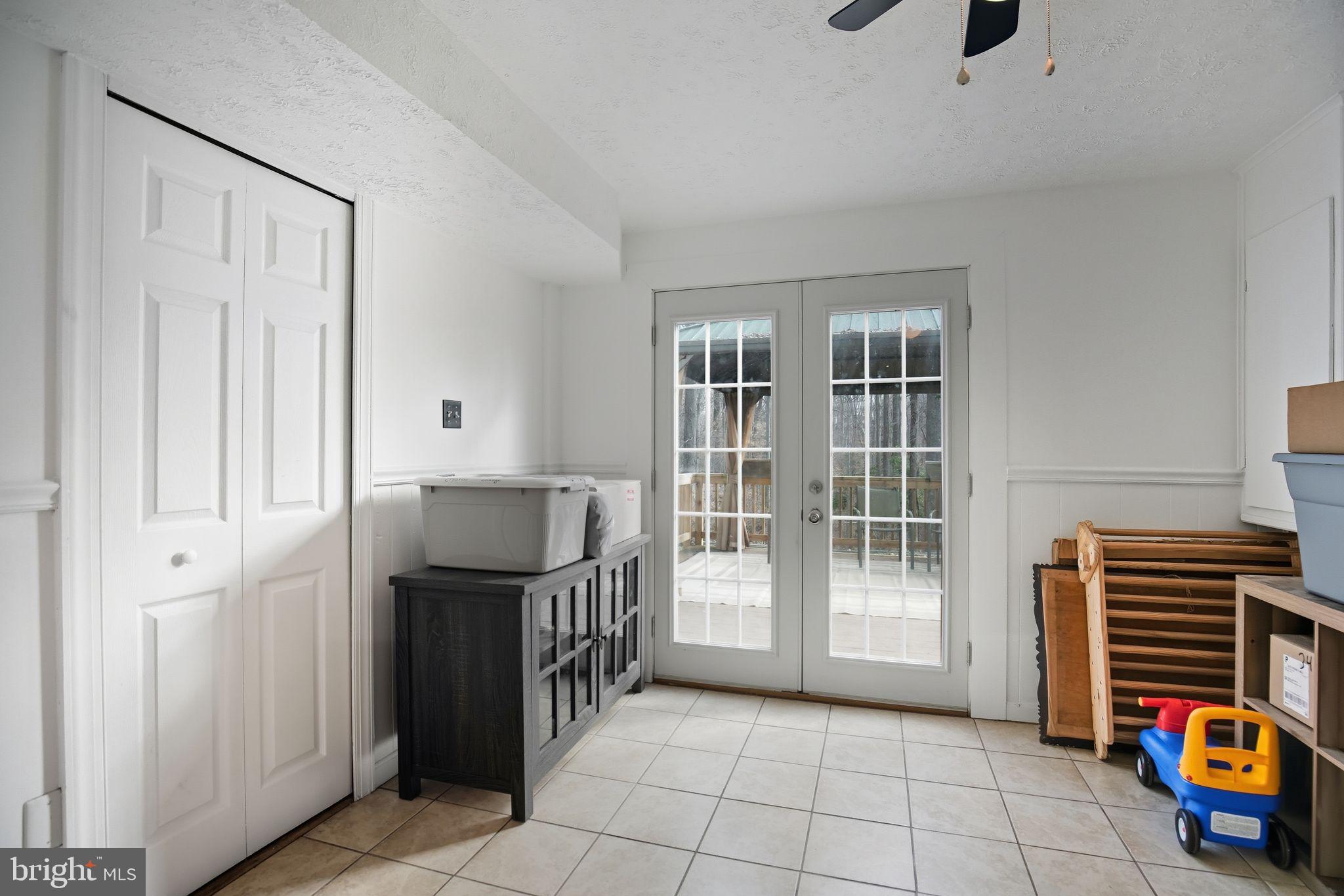 GOLDEN BEACH - Residential