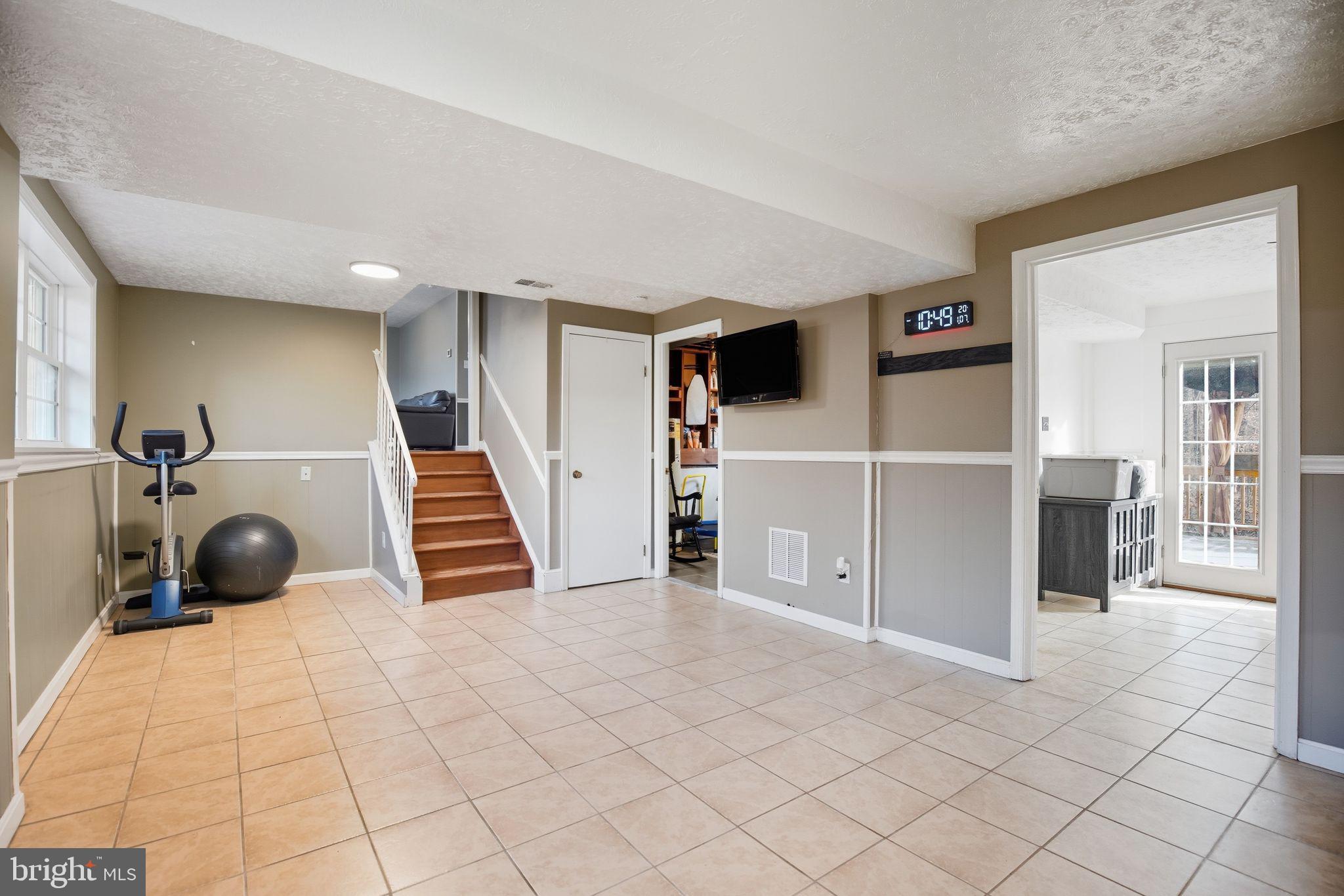 GOLDEN BEACH - Residential