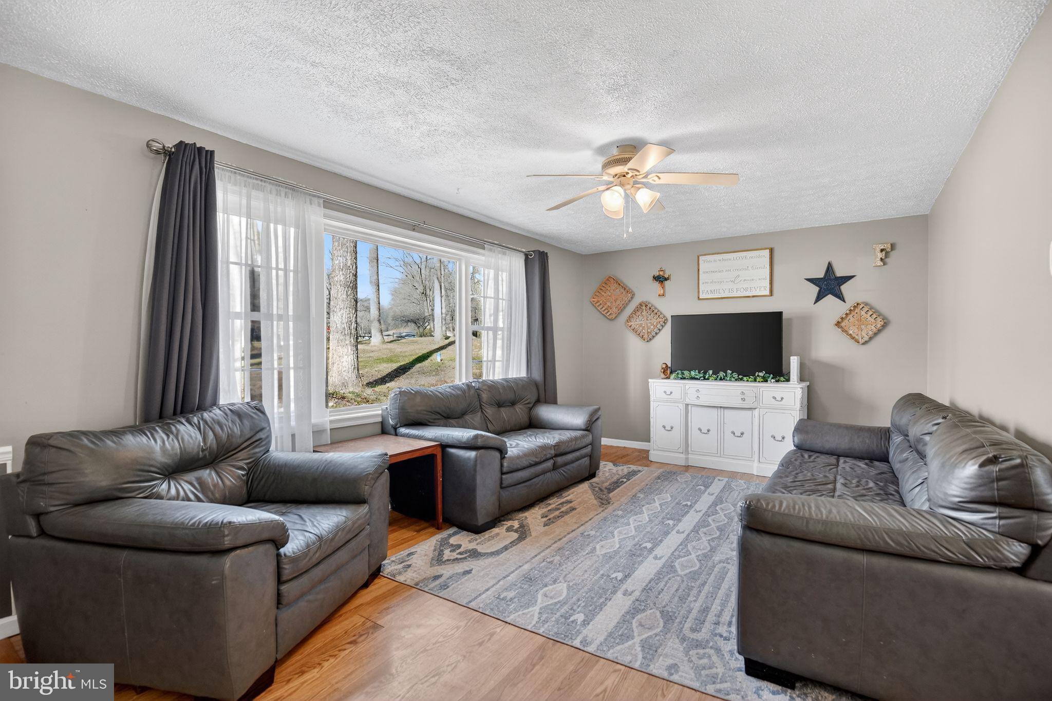 GOLDEN BEACH - Residential