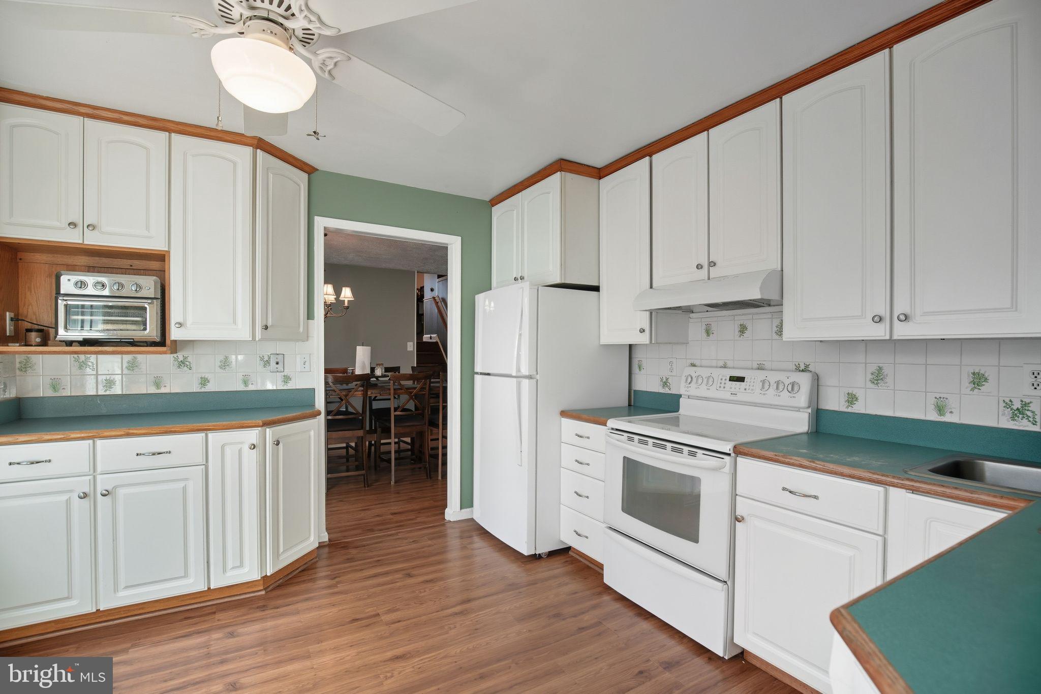 GOLDEN BEACH - Residential