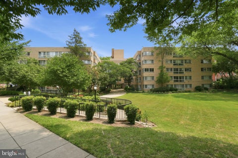 Photo of 6445 Luzon Avenue NW #208, WASHINGTON, DC 20012 (MLS # DCDC2283328)