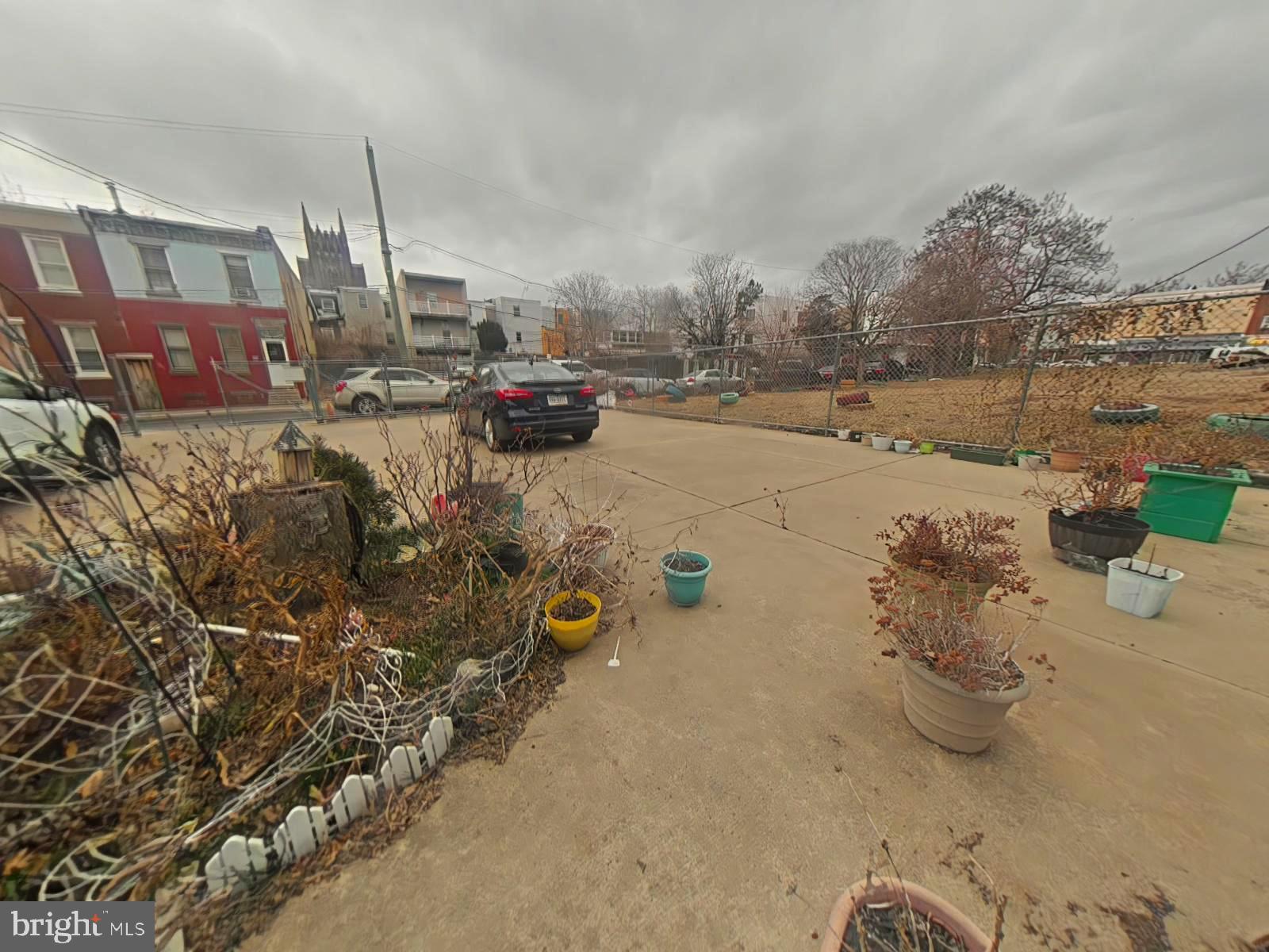 EAST KENSINGTON - Land