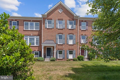 Townhouse For Rent - 8852 Purple Iris Lane #16<br/> ELKRIDGE, MD 21075