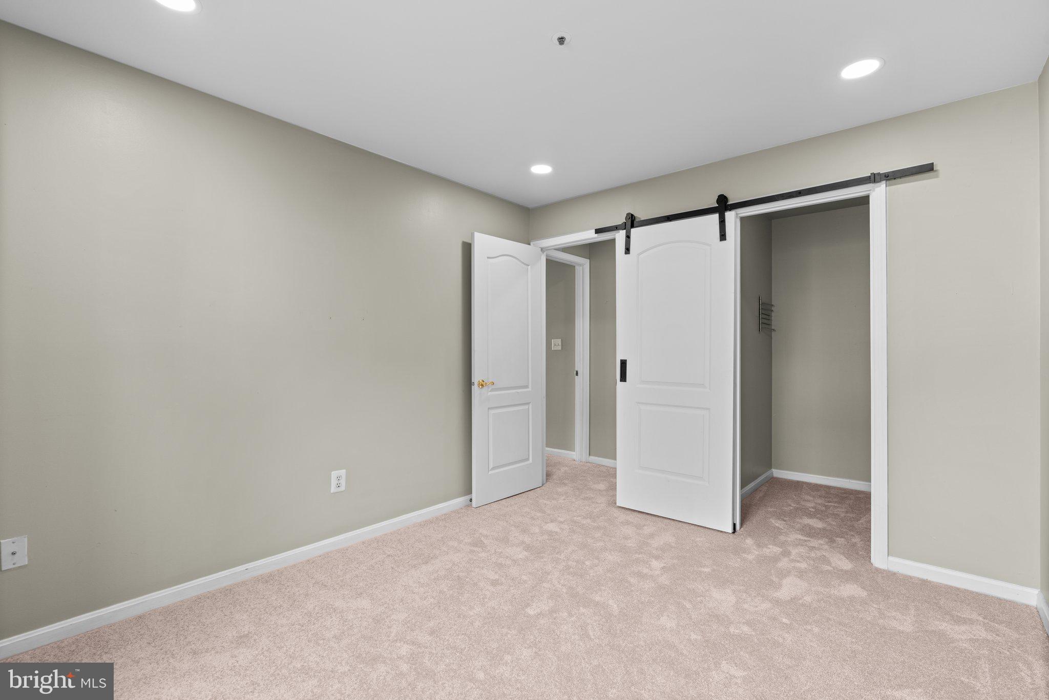 MONTGOMERY RUN - Residential