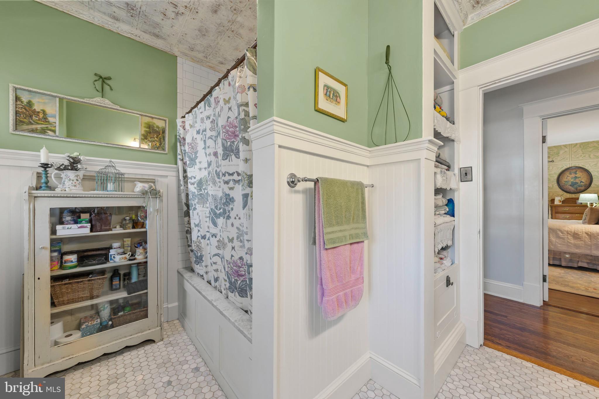 WINCHESTER CITY - Residential