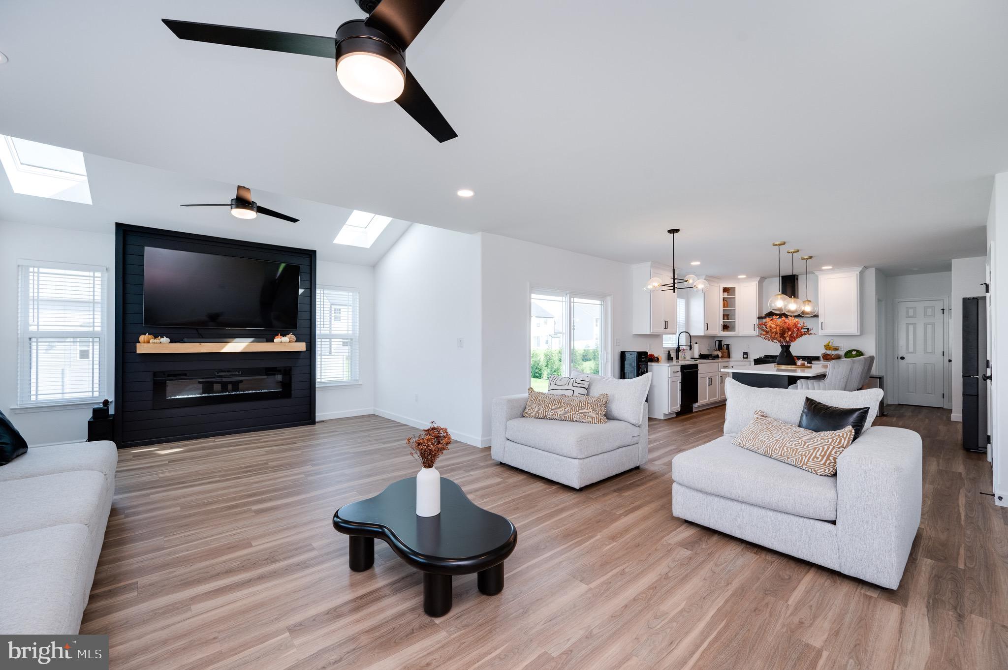 RIVER CREST - Residential