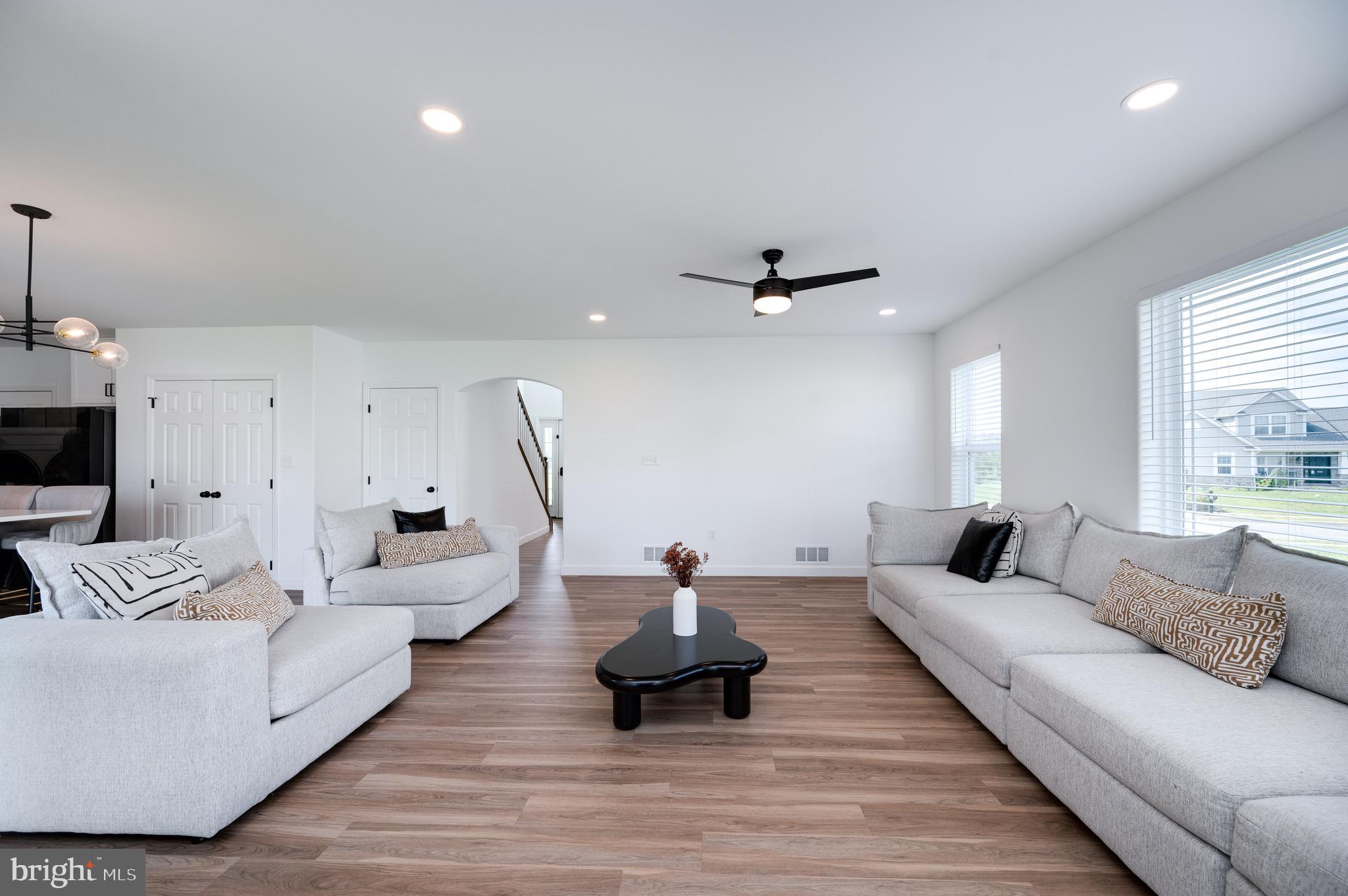 RIVER CREST - Residential