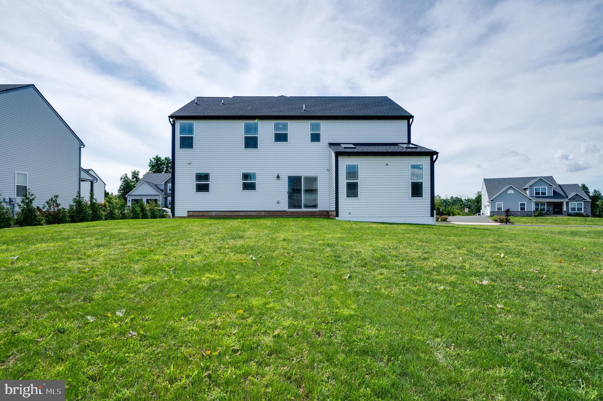 RIVER CREST - Residential