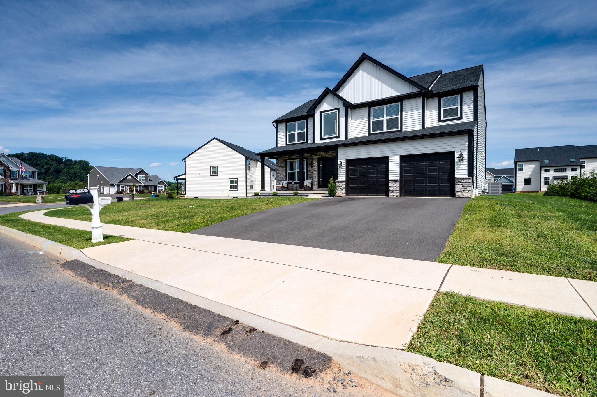 RIVER CREST - Residential