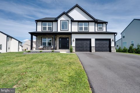 1025 RIVER CREST DRIVE READING PA 19605