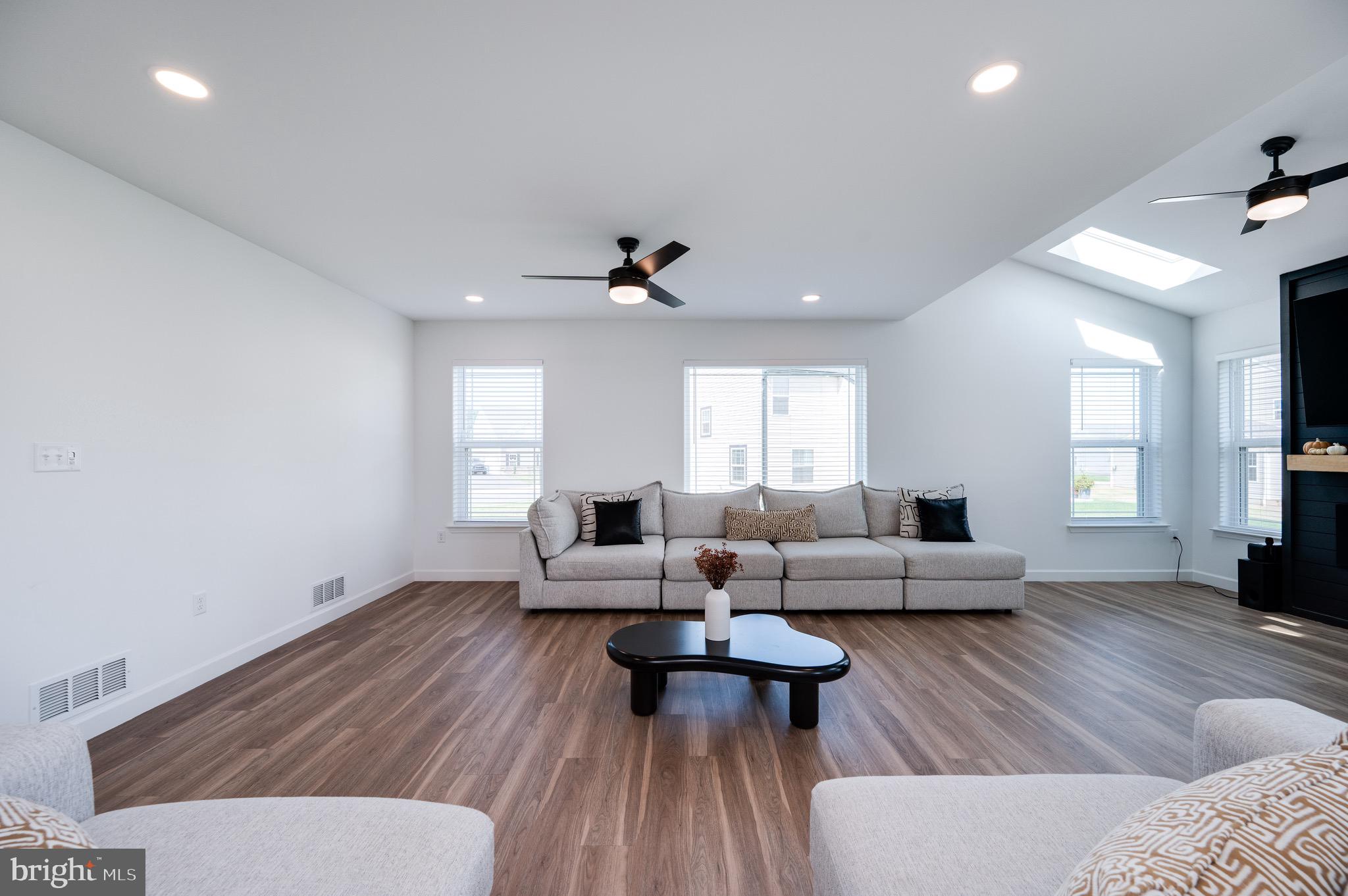 RIVER CREST - Residential