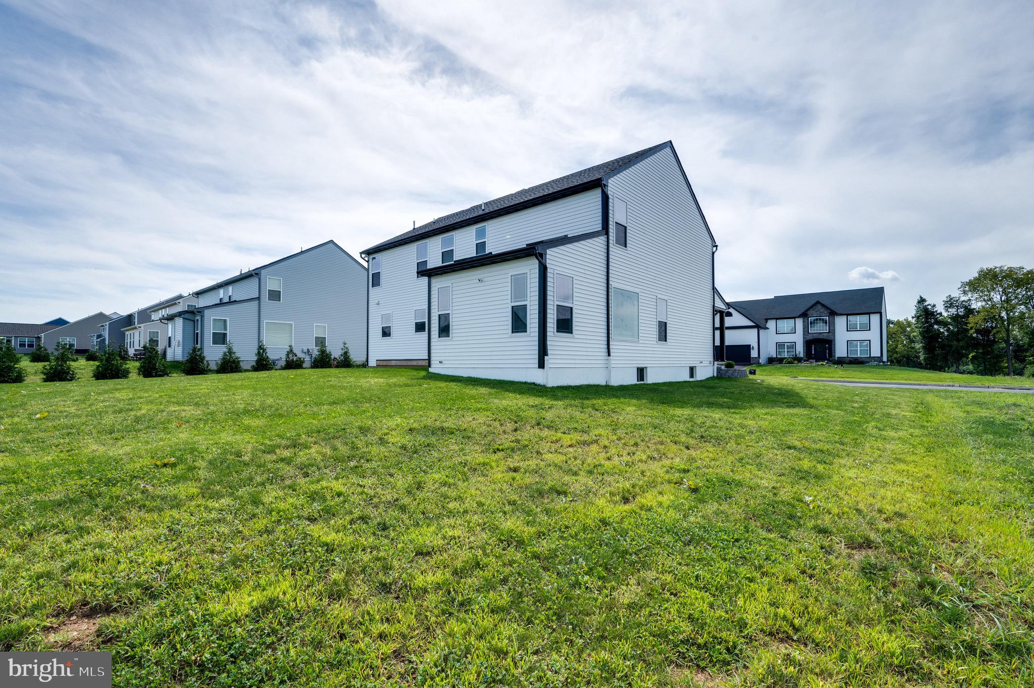 RIVER CREST - Residential