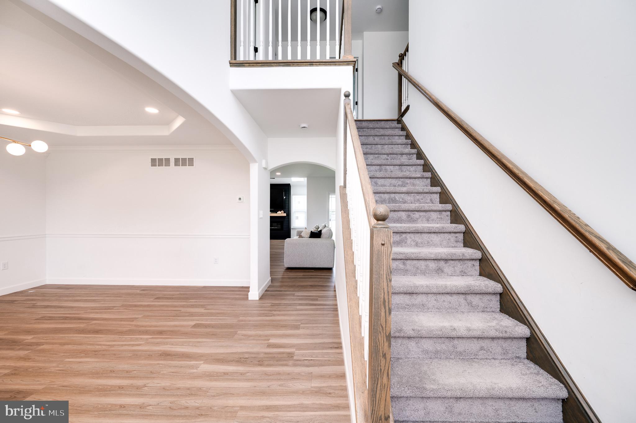 RIVER CREST - Residential