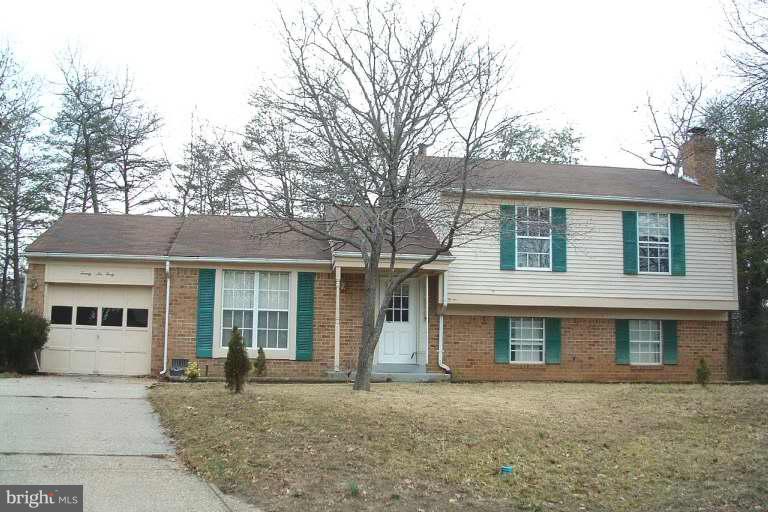 Shows well, located in Waldorf & situated at the end of a cul-de-sac which backs to open space. New siding, gutters, heat pump system all less than 5 yrs. Kitchen has been remodeled bathrooms were updated. Property is getting freshly painted and new carpet. Bsmt has rec room w/fireplace and smaller room could be den, office or 4th bedroom, Full bath and washer and dryer.
