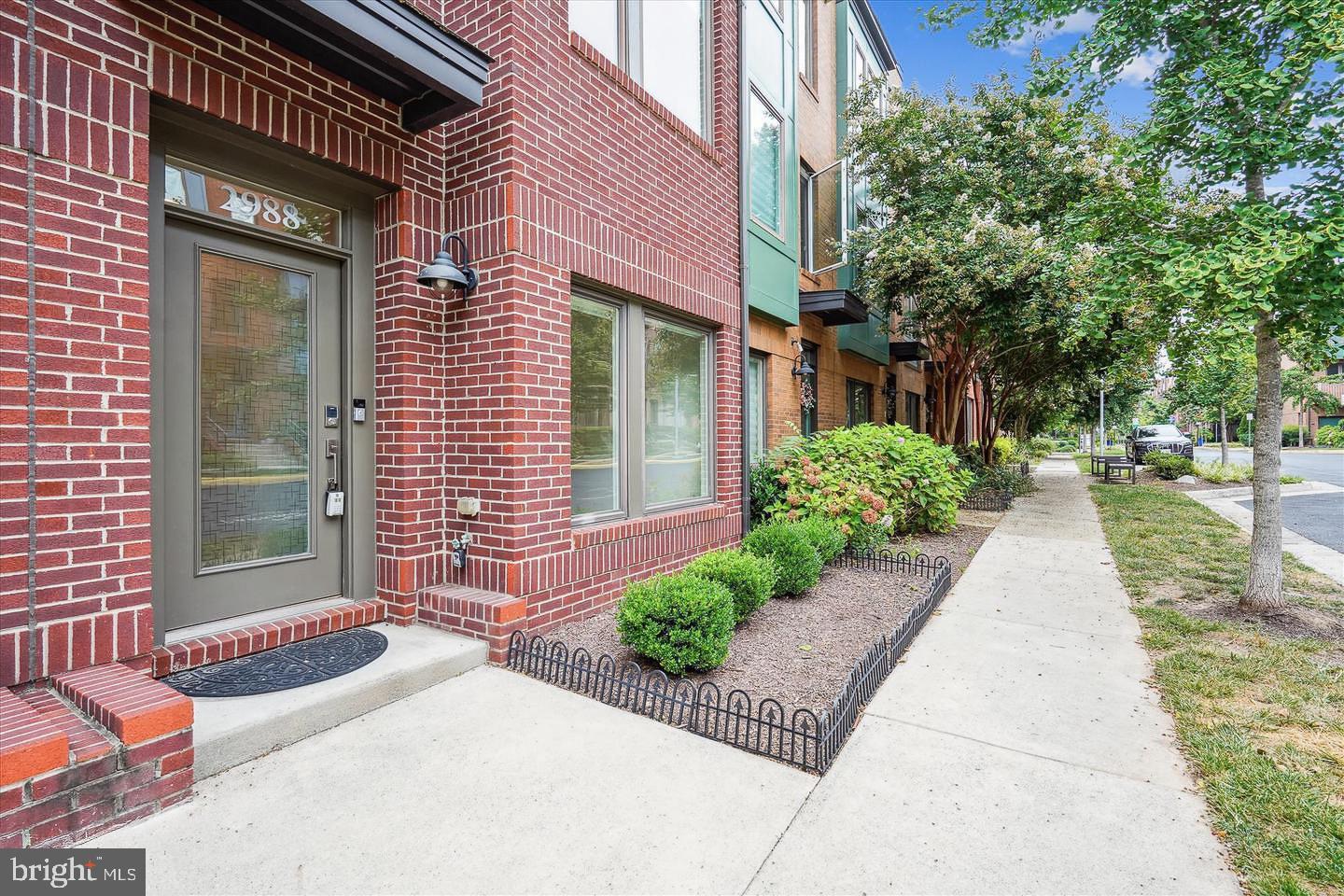 MOSAIC AT MERRIFIELD - Residential Lease