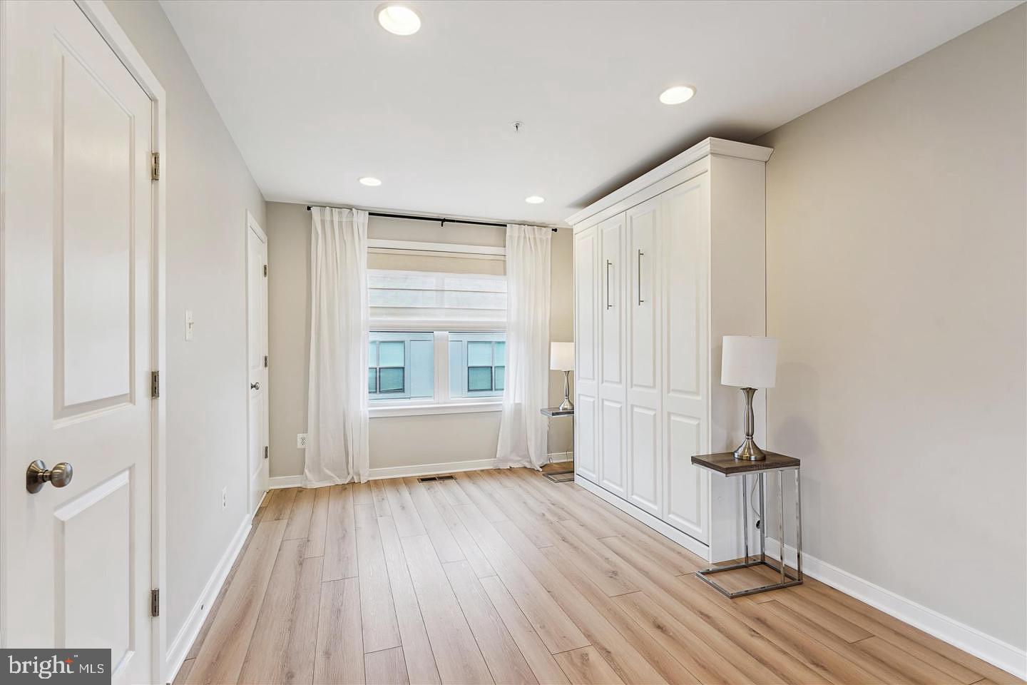 MOSAIC AT MERRIFIELD - Residential Lease