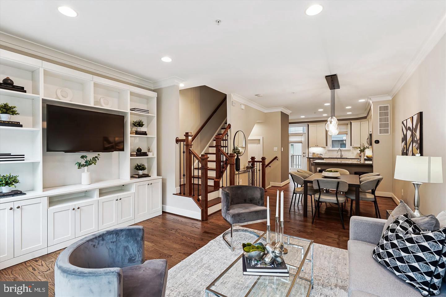 MOSAIC AT MERRIFIELD - Residential Lease