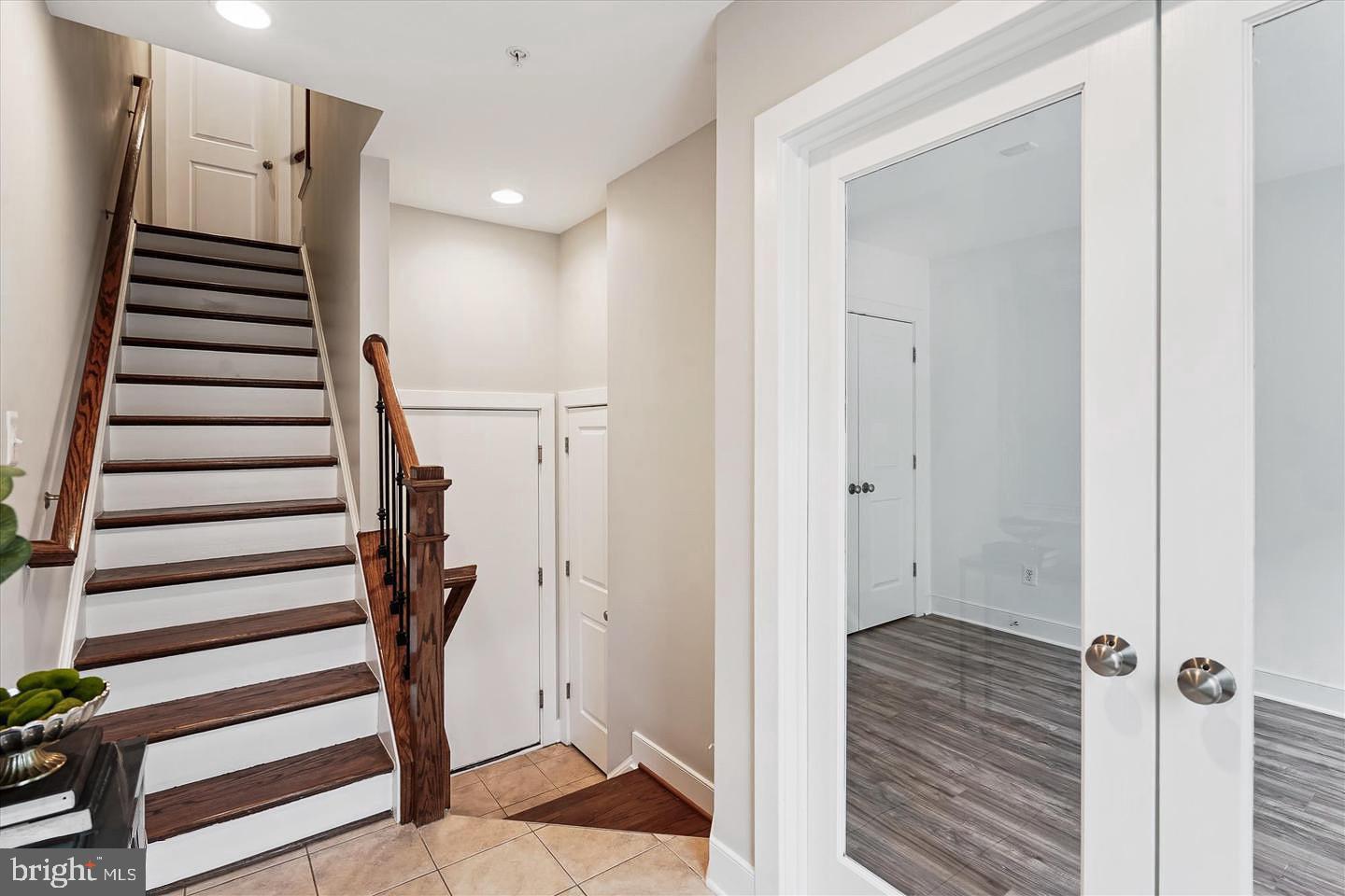 MOSAIC AT MERRIFIELD - Residential Lease