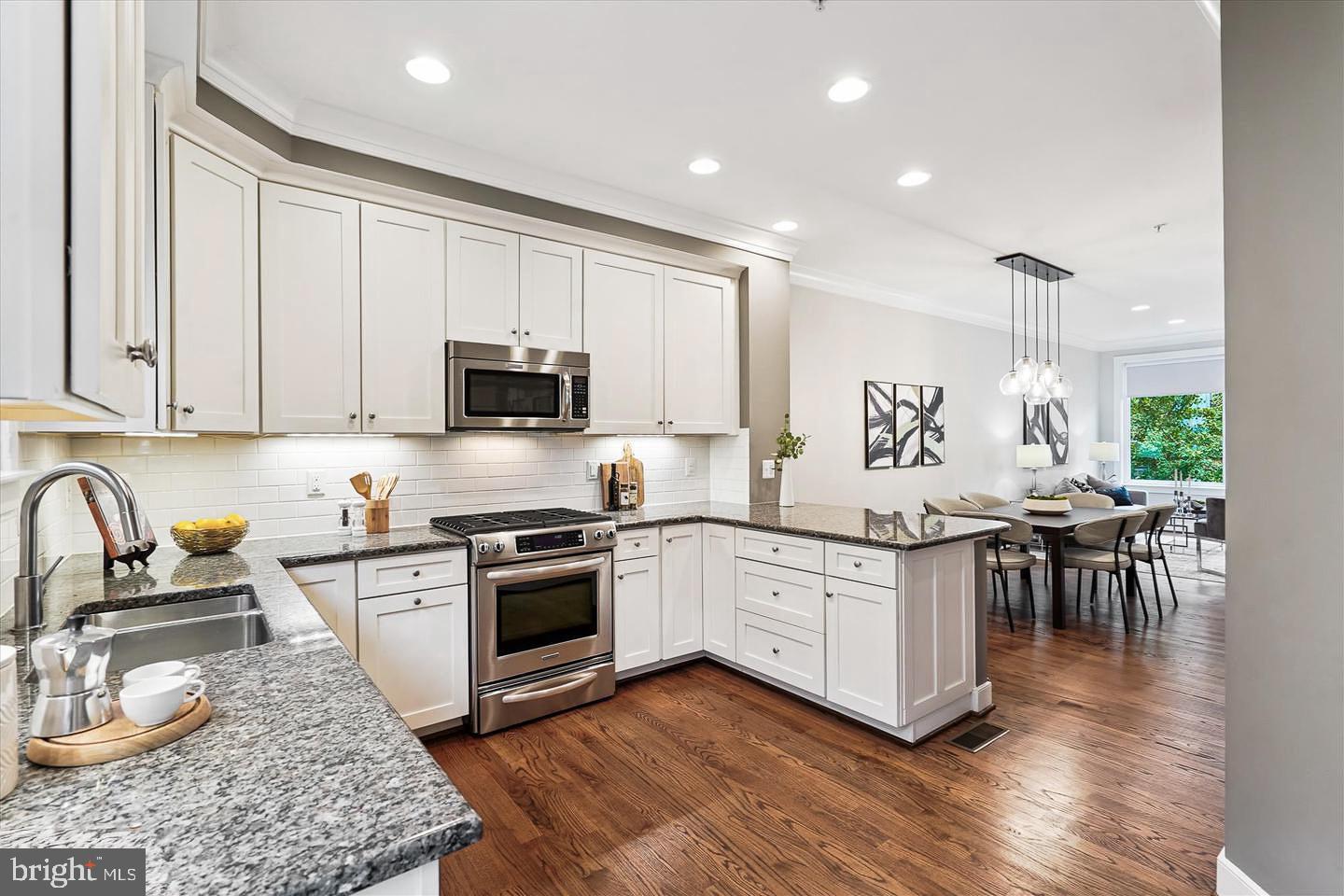 MOSAIC AT MERRIFIELD - Residential Lease