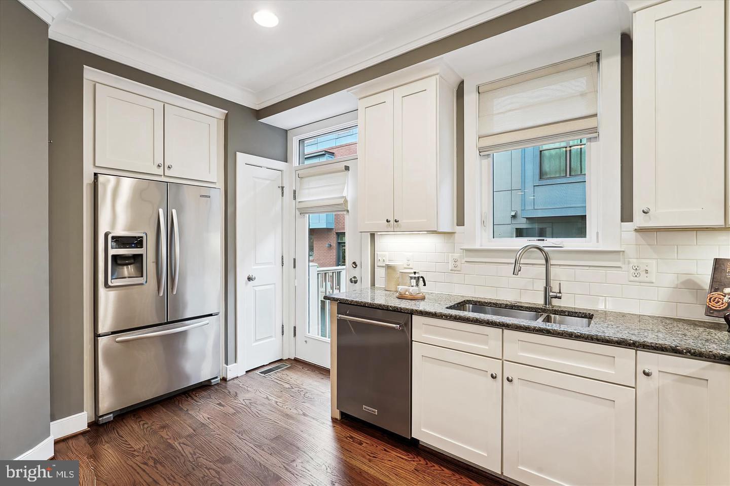 MOSAIC AT MERRIFIELD - Residential Lease