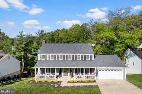 Photo of 15426 Silvan Glen Drive, DUMFRIES, VA 22025 (MLS # VAPW2117404)