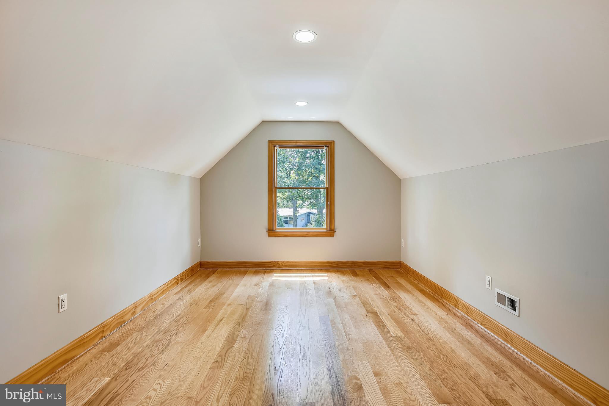 HOLMES RUN WOODS WEST - Residential