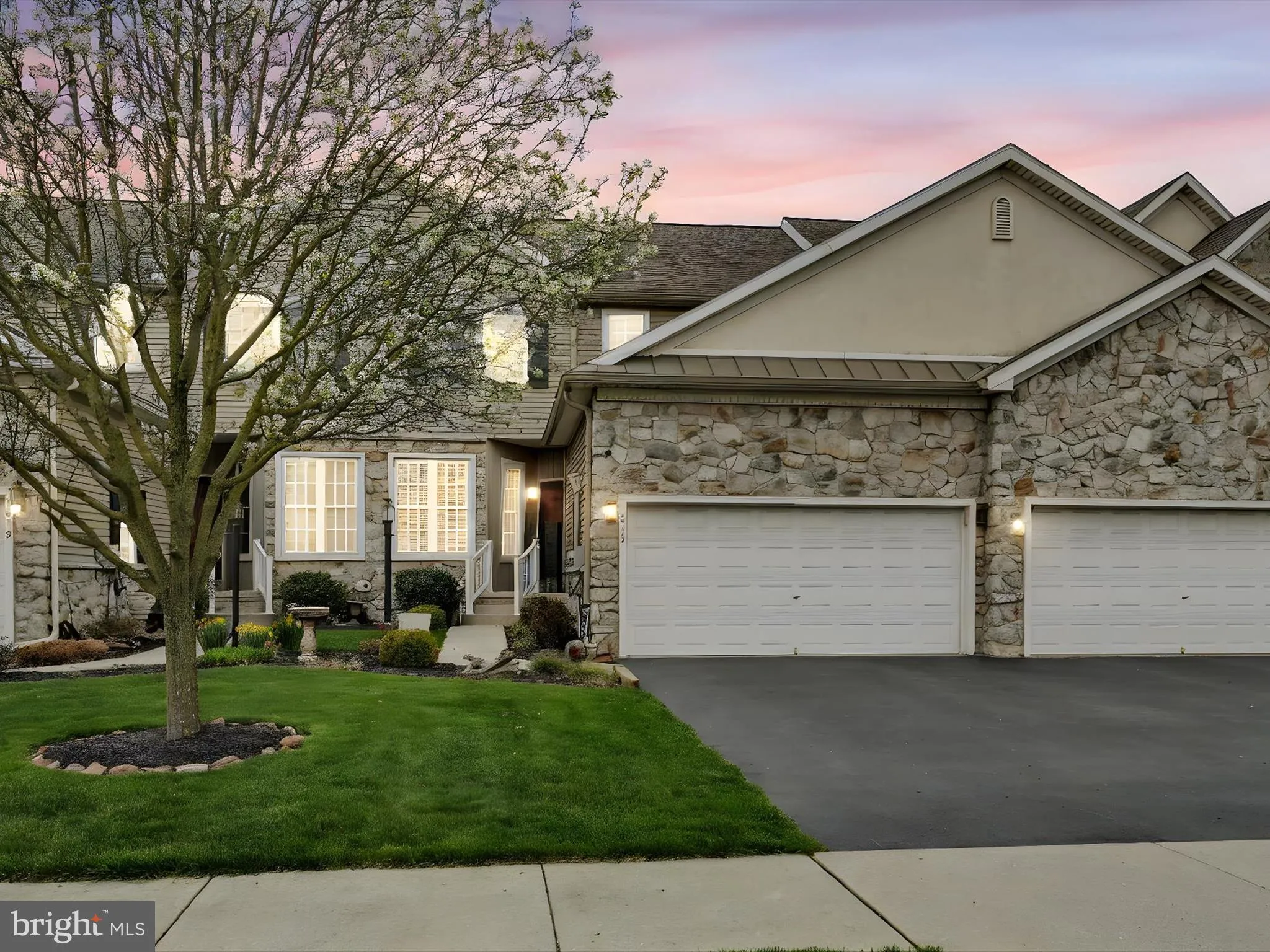 Ephrata, Pennsylvania 17522, United States, 3 Bedrooms Bedrooms, ,3 BathroomsBathrooms,Residential,Pending,108988