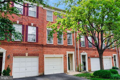 1122 S MONROE STREET ARLINGTON VA 22204