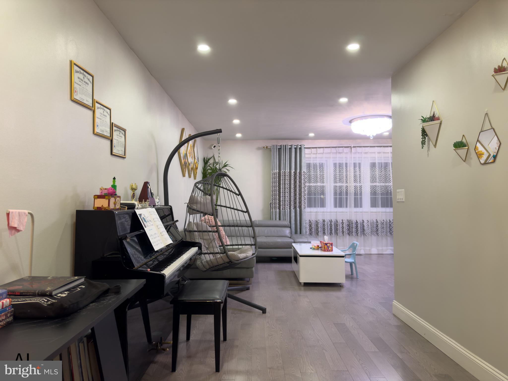 LEXINGTON PARK - Residential