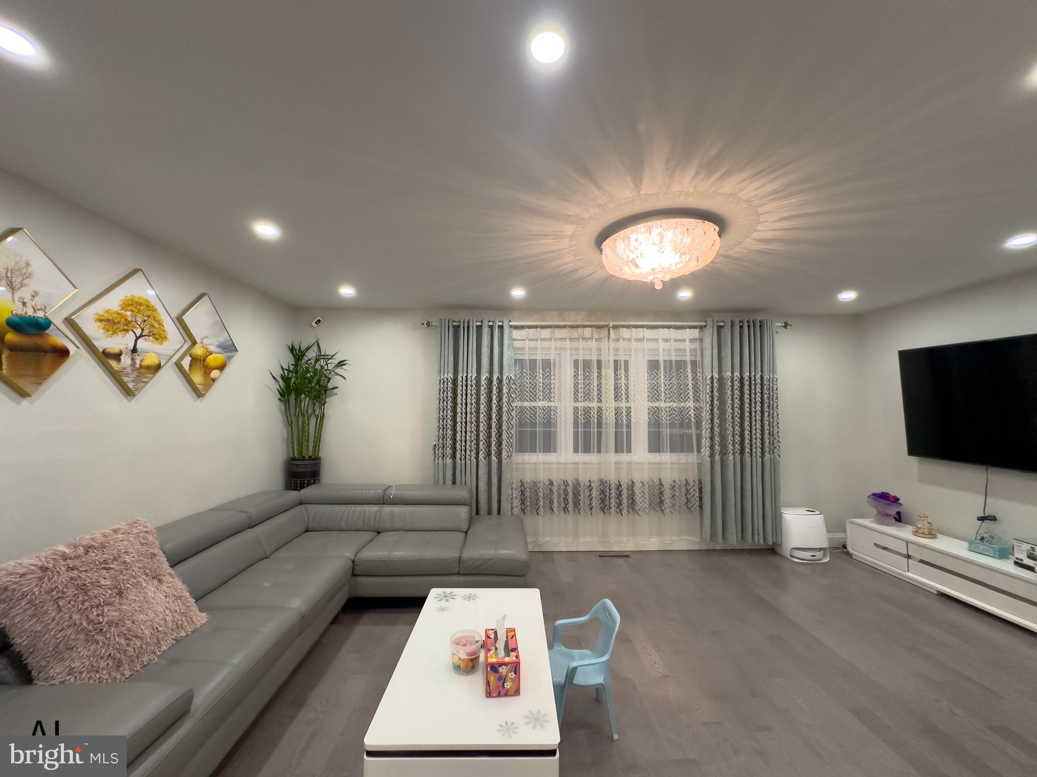 LEXINGTON PARK - Residential