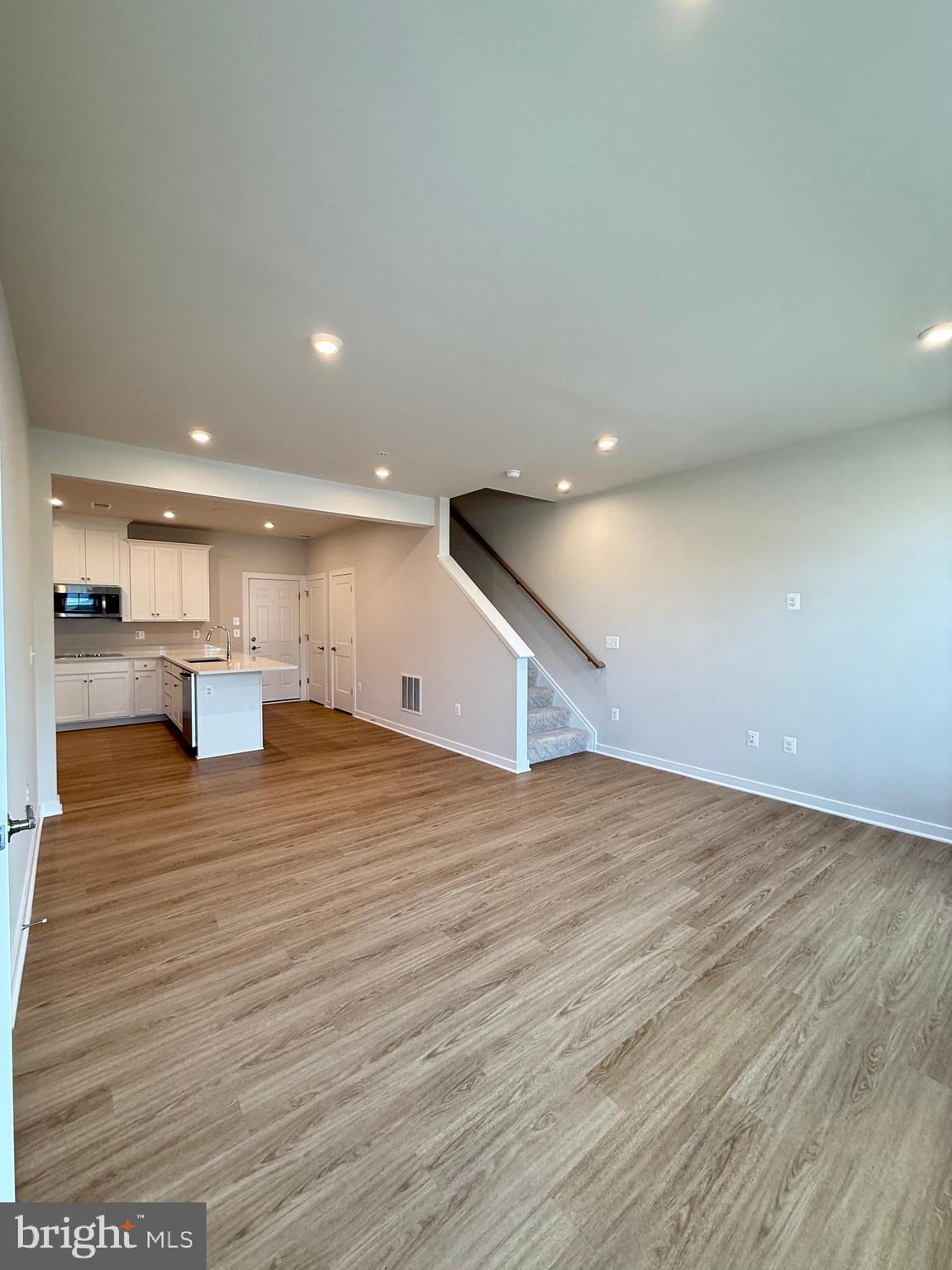 MANASSAS PARK VILLAGE - Residential Lease