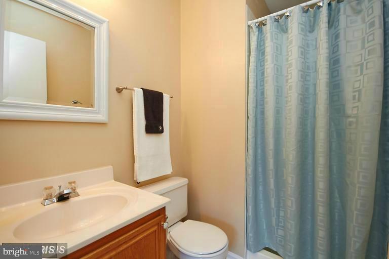 SINGLETONS GROVE - Residential Lease