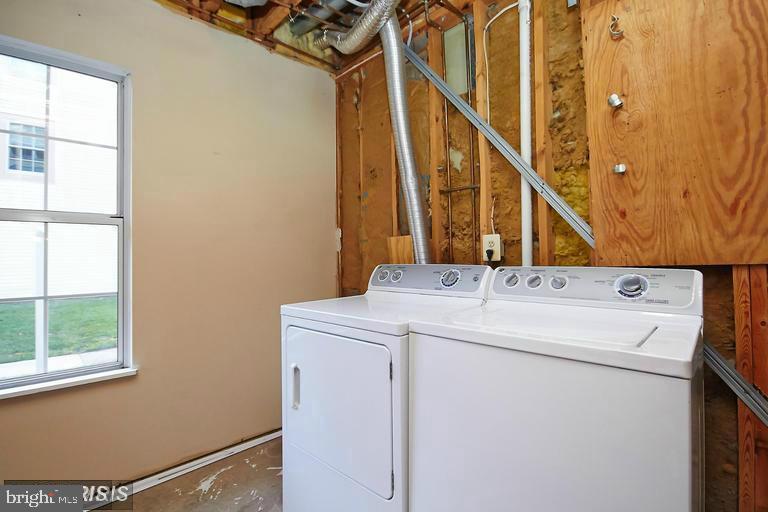 SINGLETONS GROVE - Residential Lease