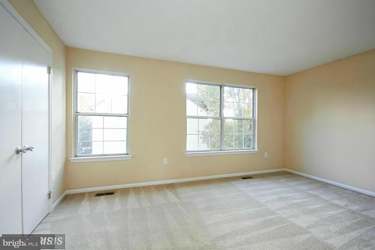 SINGLETONS GROVE - Residential Lease