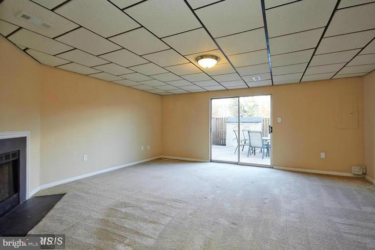 SINGLETONS GROVE - Residential Lease