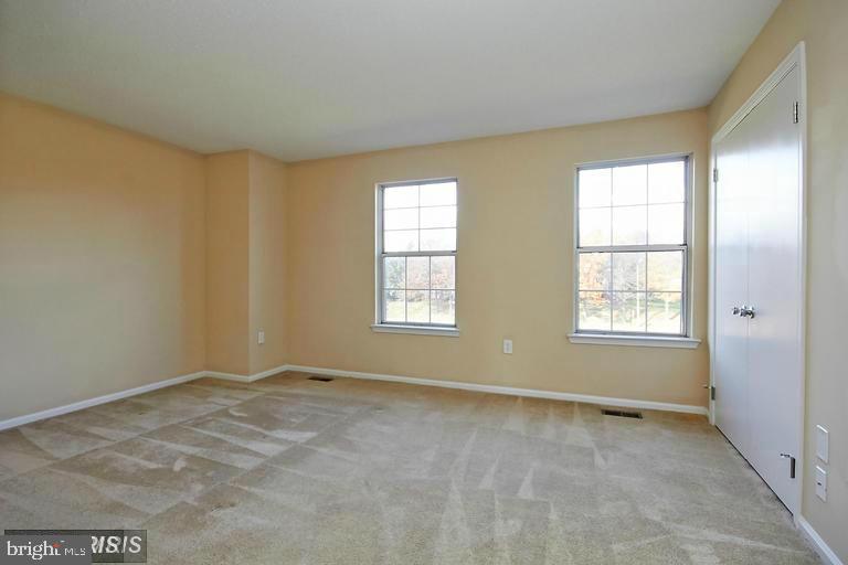 SINGLETONS GROVE - Residential Lease