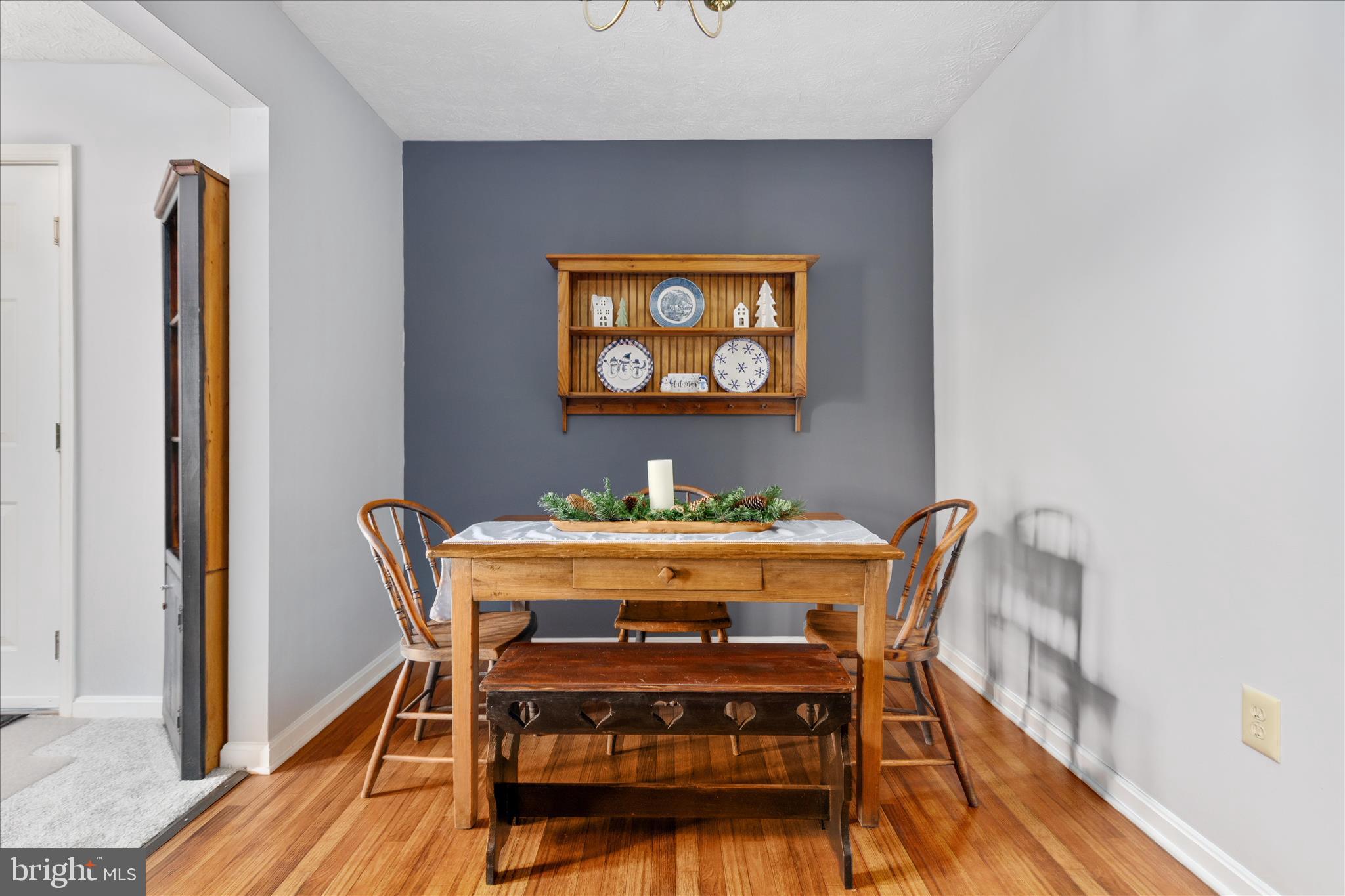 SIGNAL KNOB CONDOS - Residential