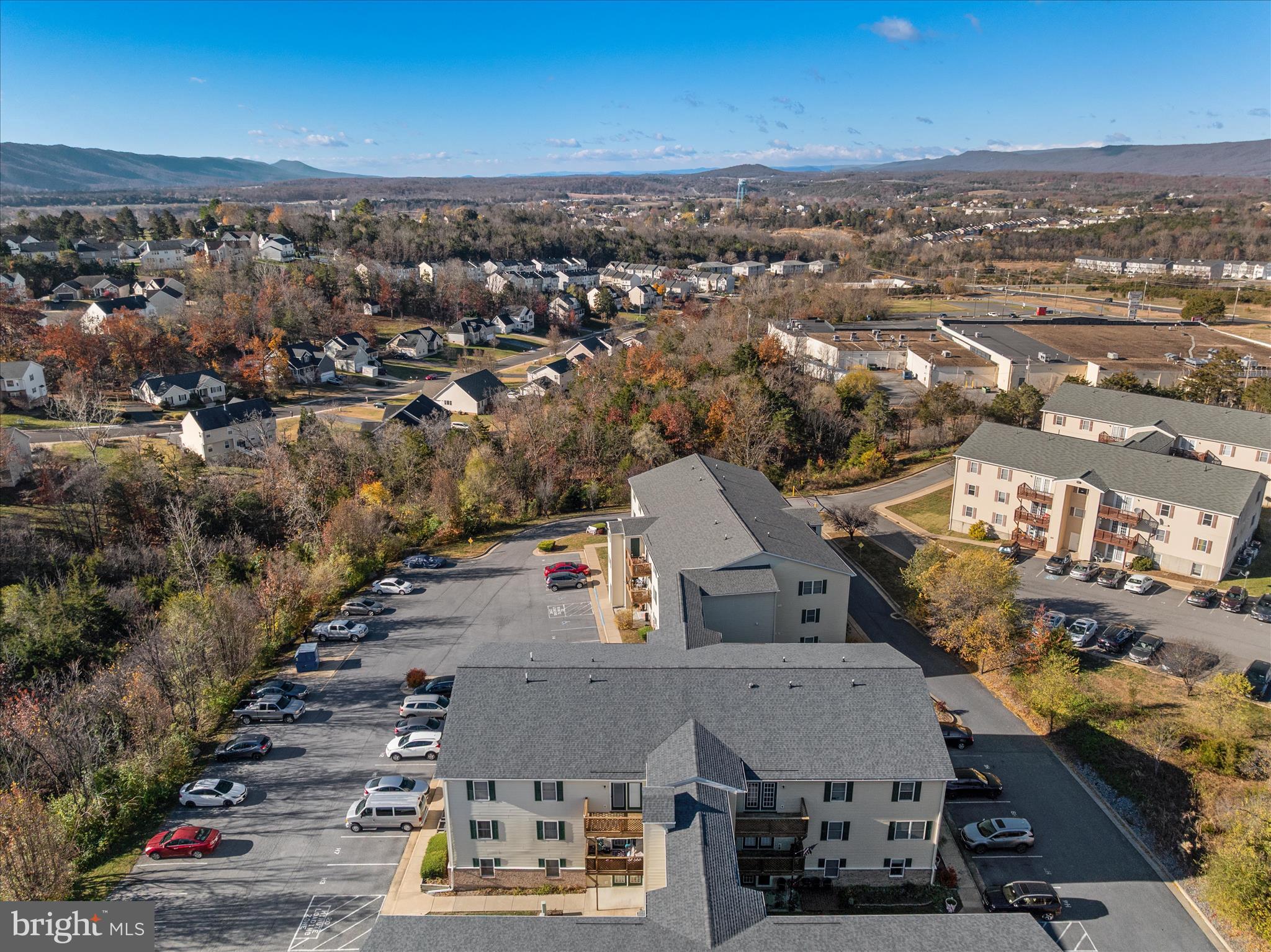 SIGNAL KNOB CONDOS - Residential