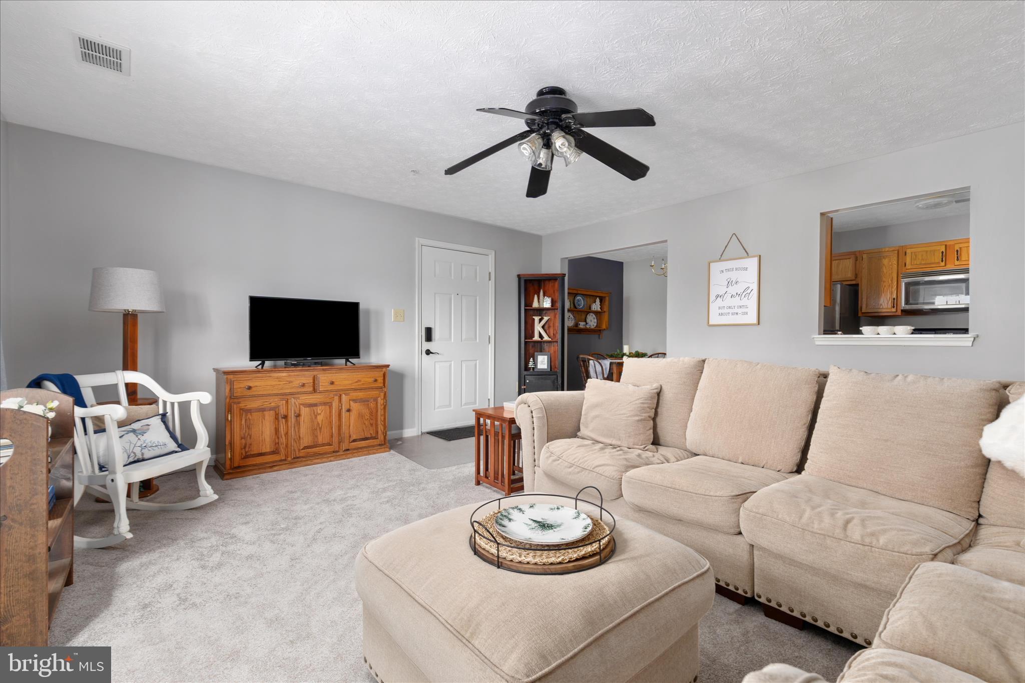 SIGNAL KNOB CONDOS - Residential