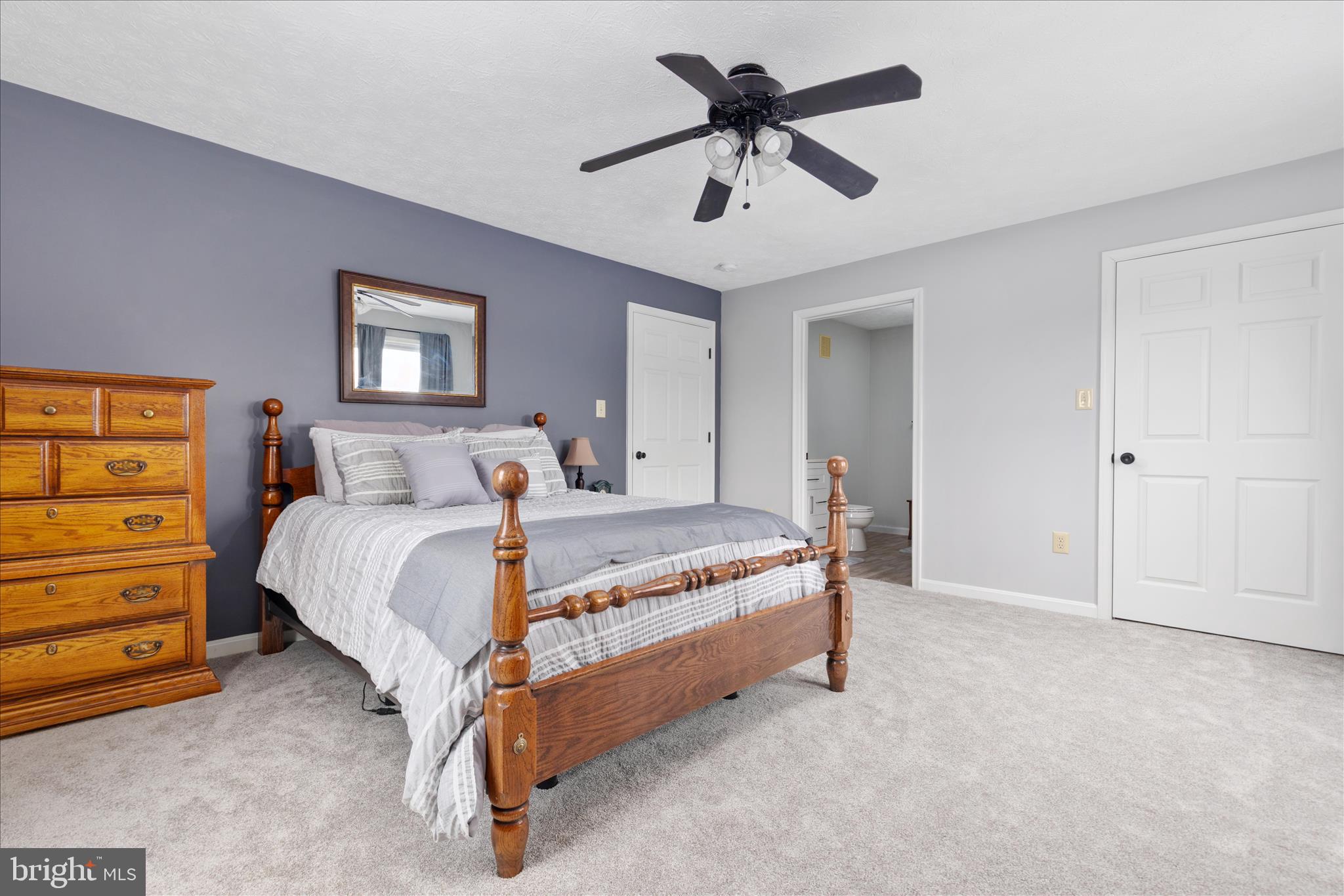 SIGNAL KNOB CONDOS - Residential