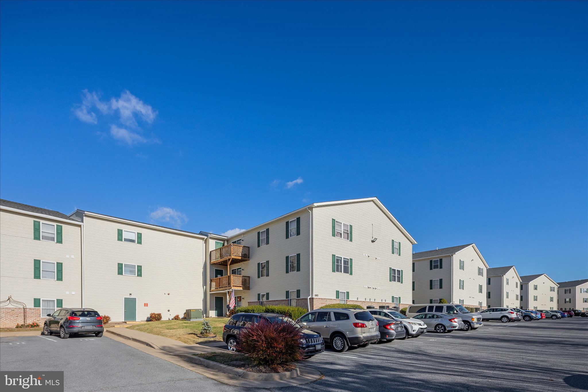 SIGNAL KNOB CONDOS - Residential