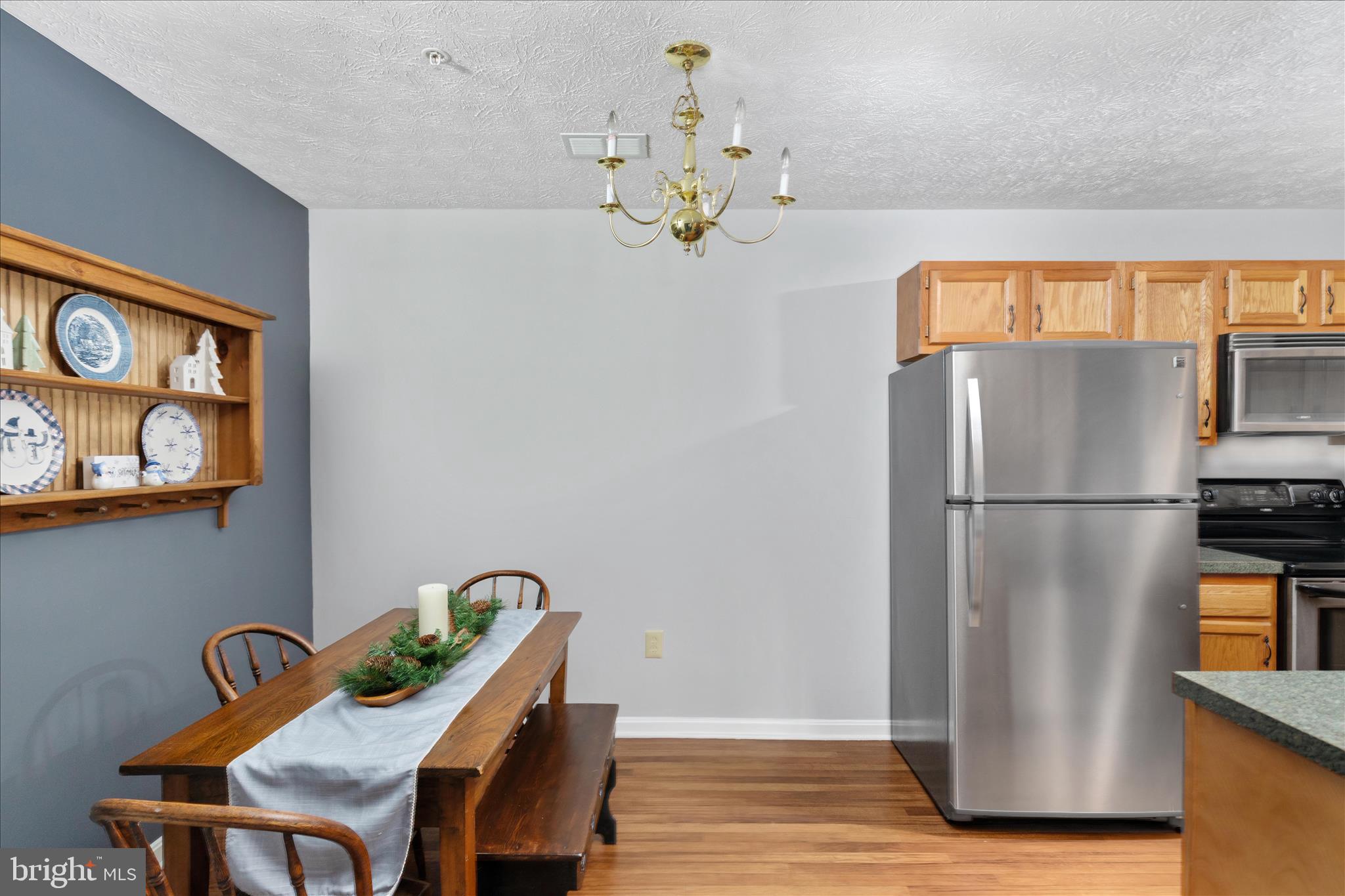 SIGNAL KNOB CONDOS - Residential