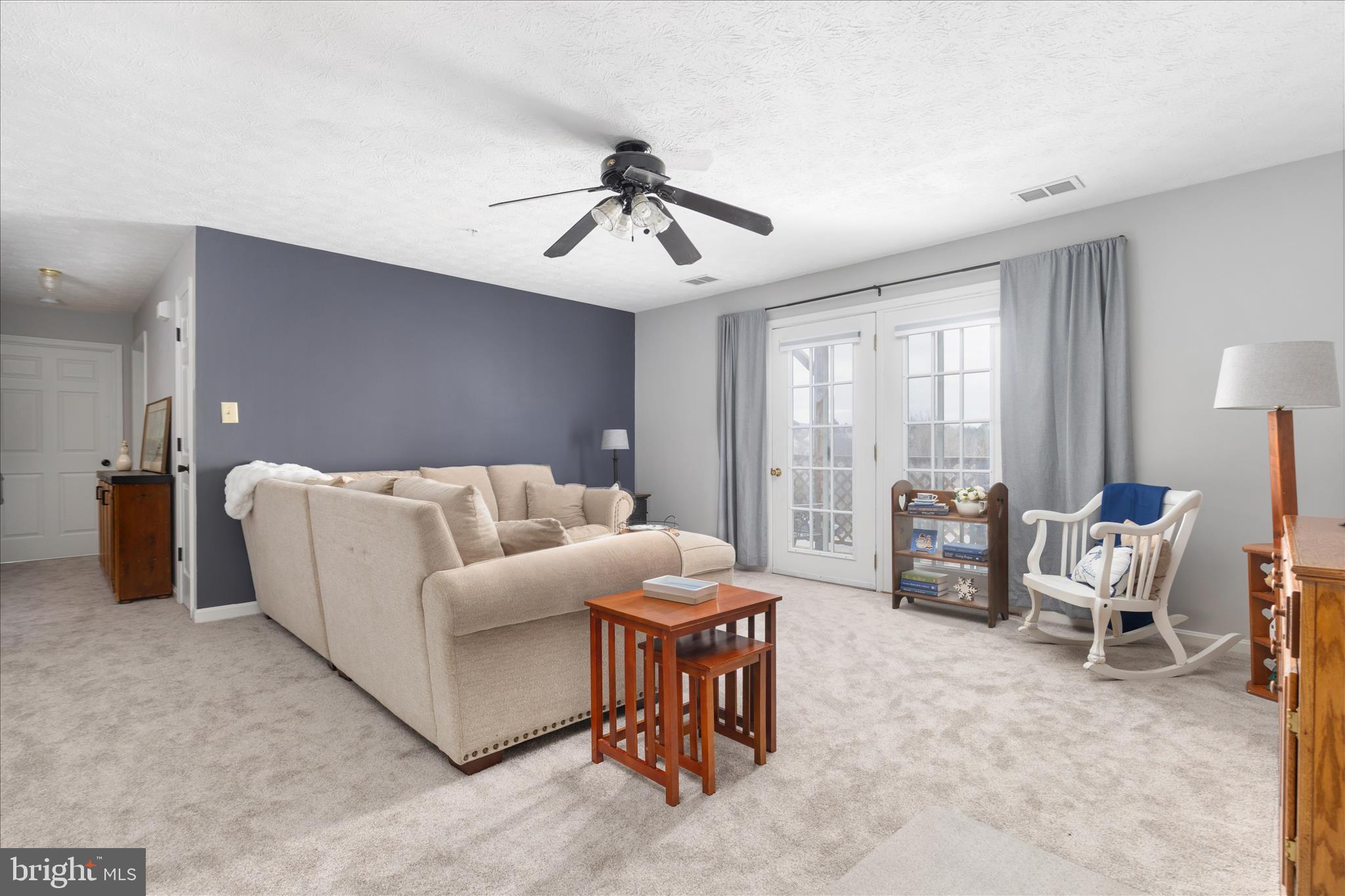 SIGNAL KNOB CONDOS - Residential